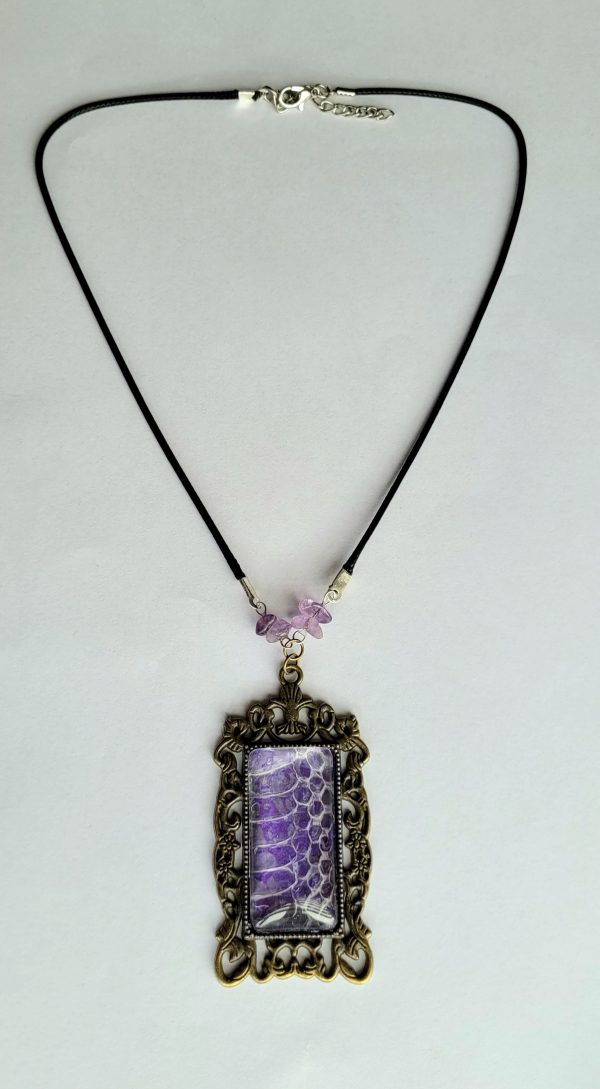 brocante ketting met slangenhuid