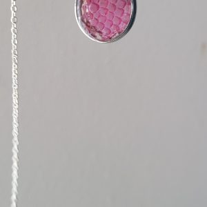 Ketting met druppelhanger slangenhuid
