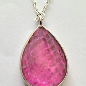 Ketting met druppelhanger slangenhuid