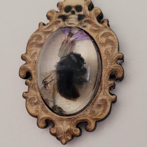 ketting met echte bij.